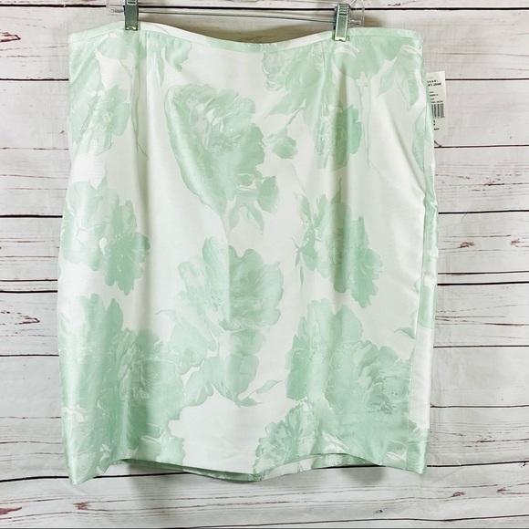 Tahari Asl 2PC Skirt Suit Green Floral Size 18W - Picture 5 of 9